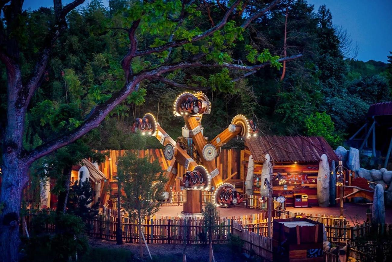 Prachtig verlichte kinderattractie Parc Asterix